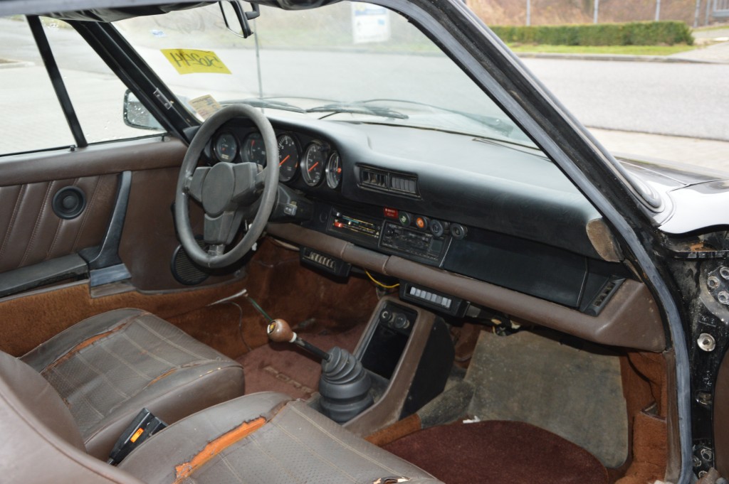 Porsche 911 3.0SC sunroof coupe matchingnumbers