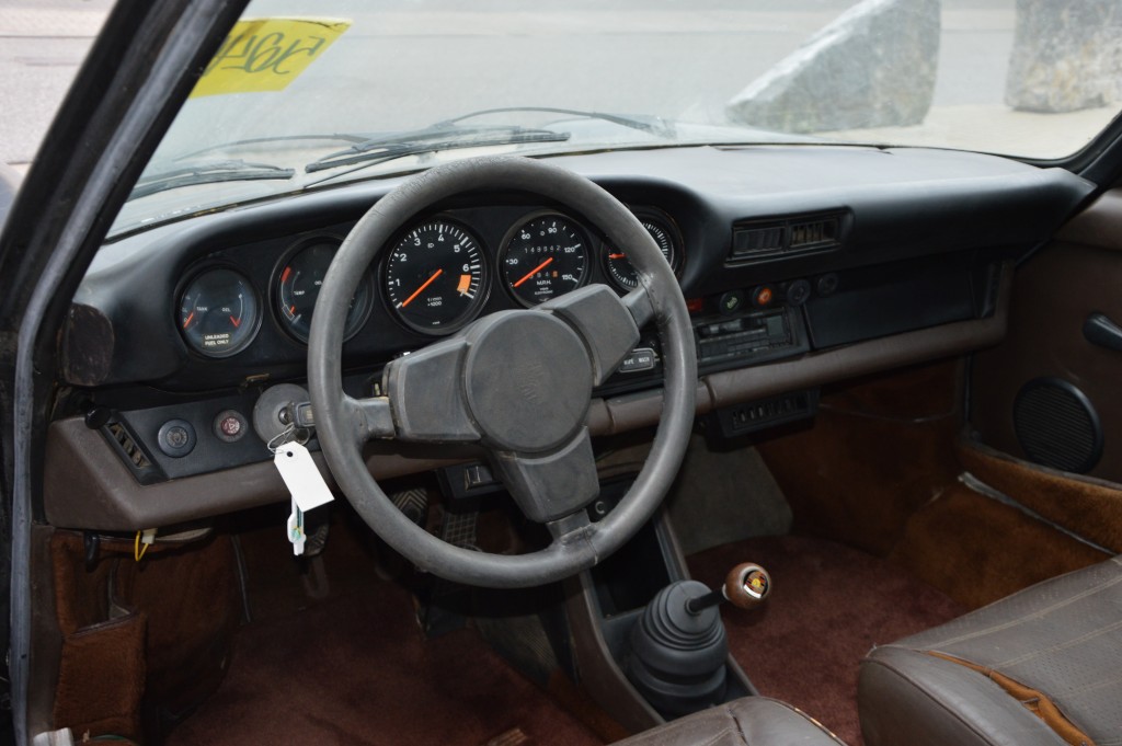 Porsche 911 3.0SC sunroof coupe matchingnumbers