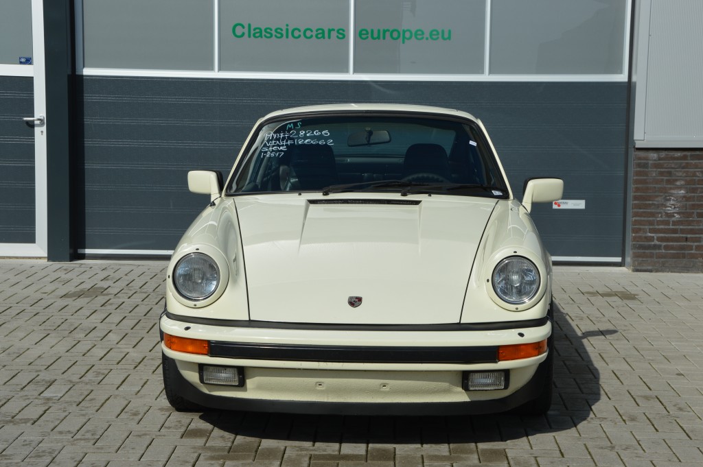 Porsche 911 Carrera 3.2 Sunroof coupe Matchingnumbers