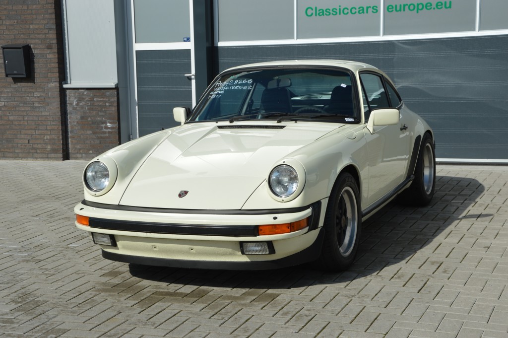 Porsche 911 Carrera 3.2 Sunroof coupe Matchingnumbers