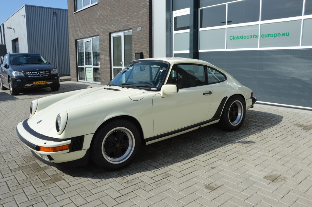 Porsche 911 Carrera 3.2 Sunroof coupe Matchingnumbers