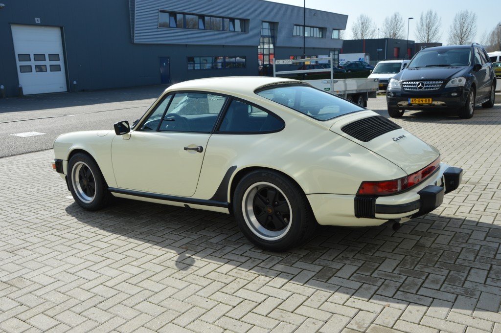 Porsche 911 Carrera 3.2 Sunroof coupe Matchingnumbers