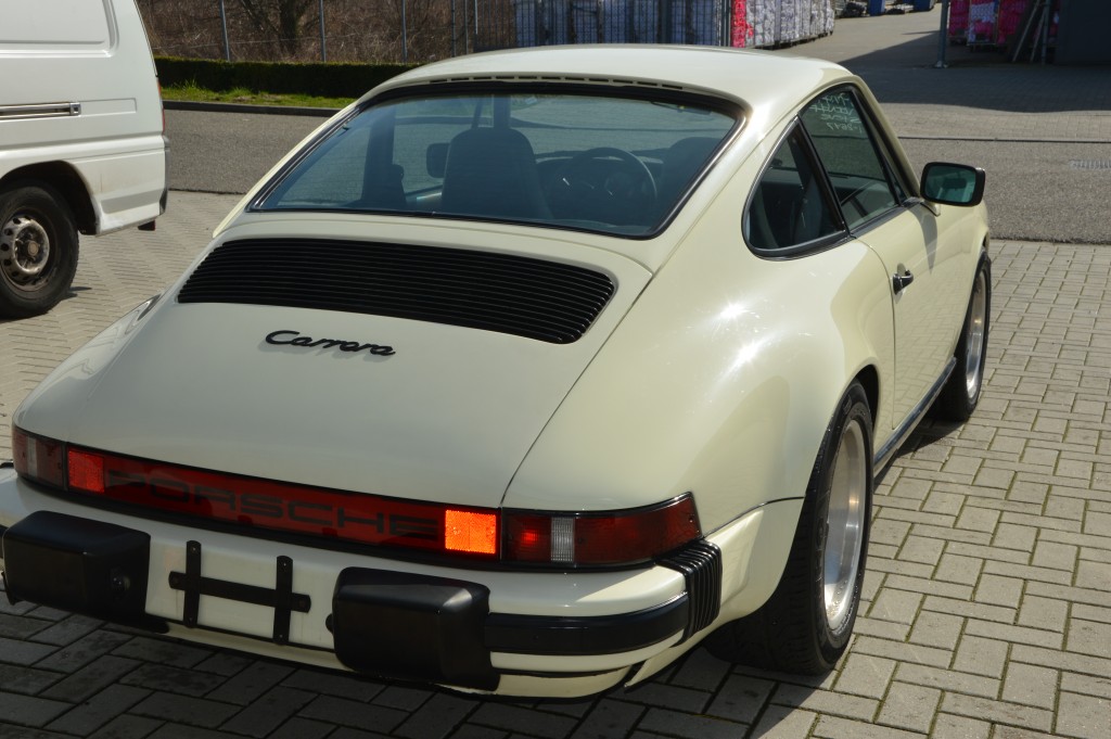 Porsche 911 Carrera 3.2 Sunroof coupe Matchingnumbers