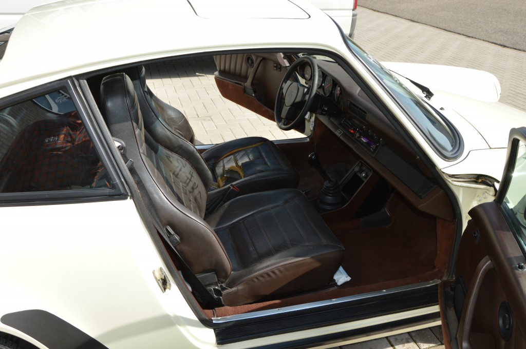 Porsche 911 Carrera 3.2 Sunroof coupe Matchingnumbers