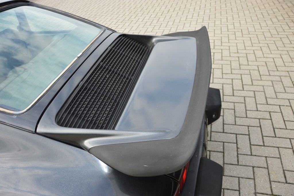 Porsche 911 3.0 SC Sunroof coupe Weissach edition Matchingnumbers