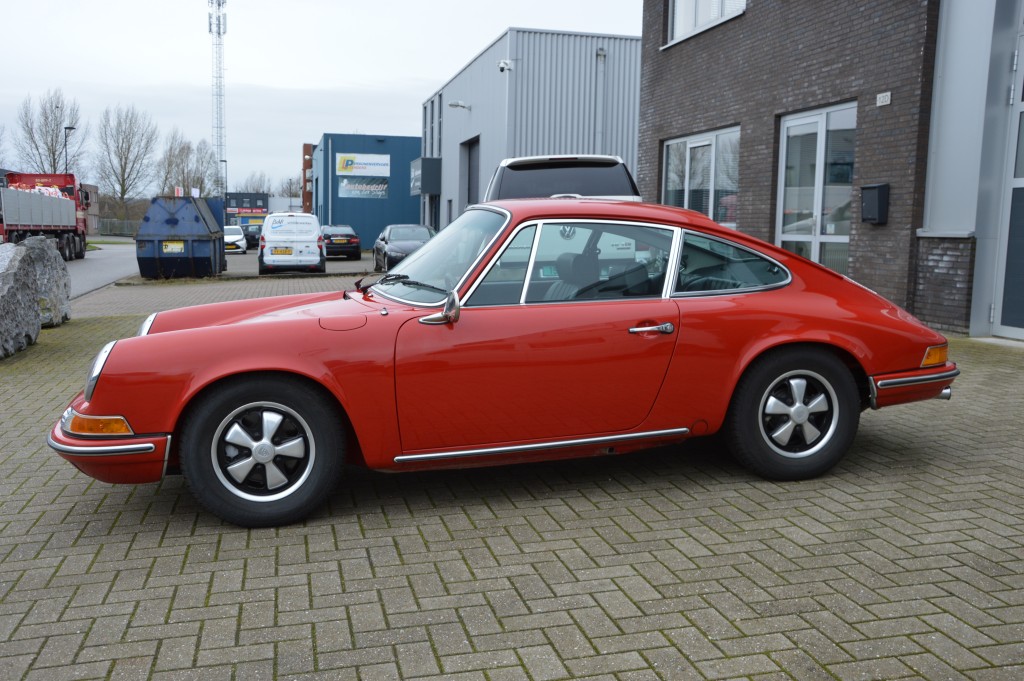 Porsche 911 T Coupe 2.2  Bahia red  Matchingnumbers