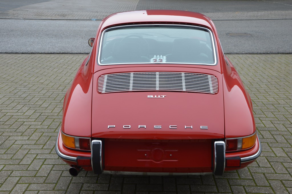 Porsche 911 T Coupe 2.2  Bahia red  Matchingnumbers