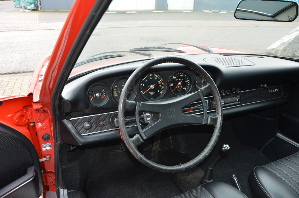 Porsche 911 T Coupe 2.2  Bahia red  Matchingnumbers