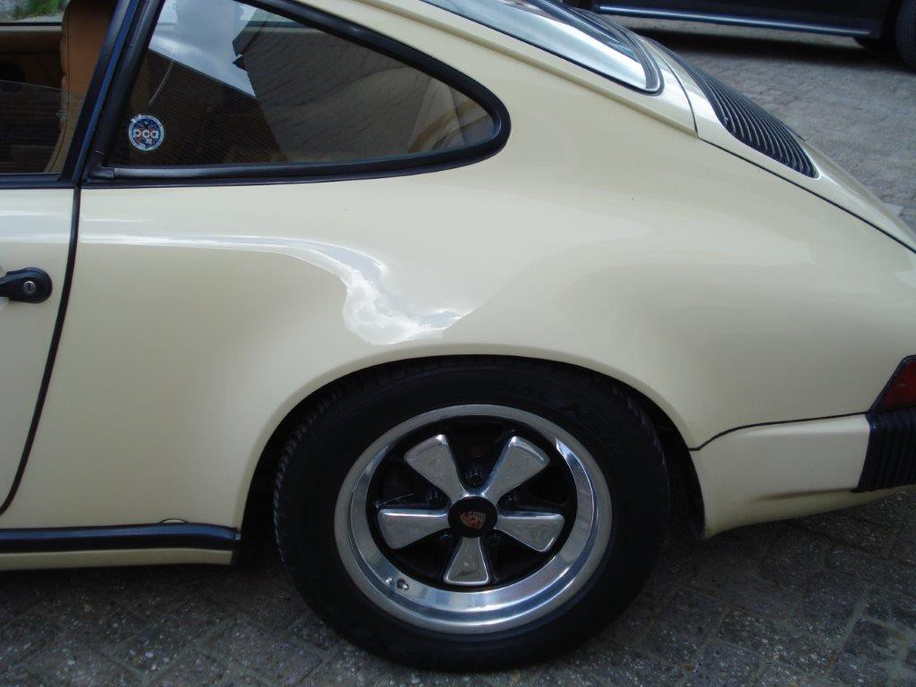 Porsche 911  3.0 SC Sunroof coupe