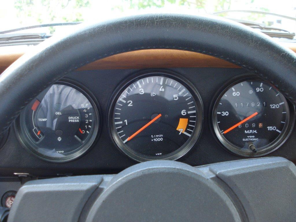 Porsche 911  3.0 SC Sunroof coupe