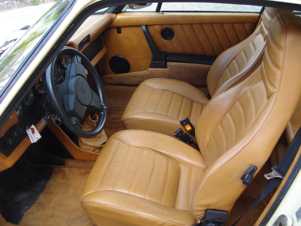 Porsche 911  3.0 SC Sunroof coupe