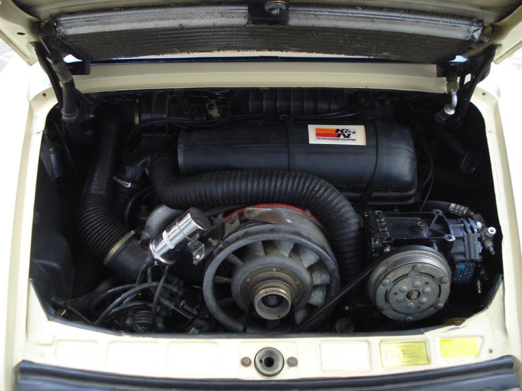 Porsche 911  3.0 SC Sunroof coupe