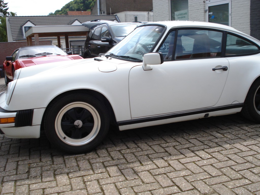 Porsche 911 carrera sunroof coupe 3.2 G50 Matching numbers