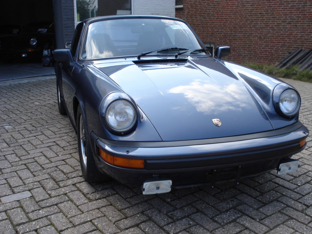 Porsche 911  3.0 SC sunroof coupe matchingnumbers