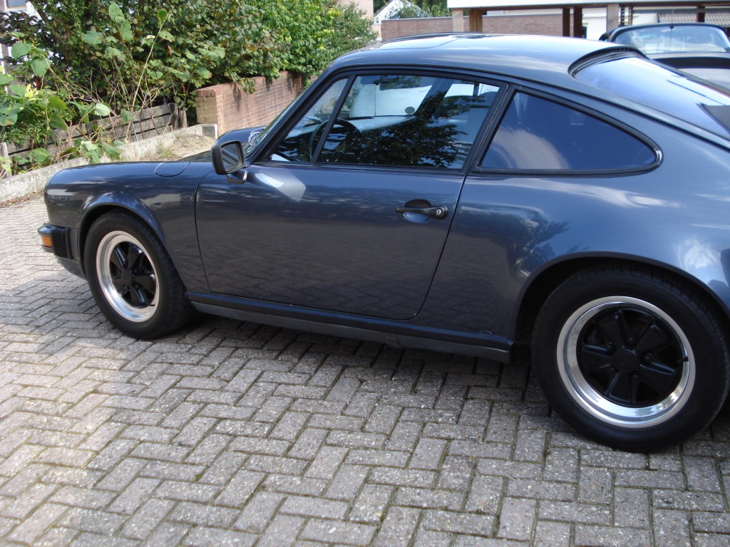 Porsche 911  3.0 SC sunroof coupe matchingnumbers