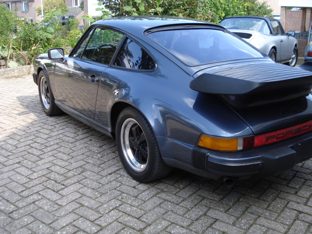 Porsche 911  3.0 SC sunroof coupe matchingnumbers