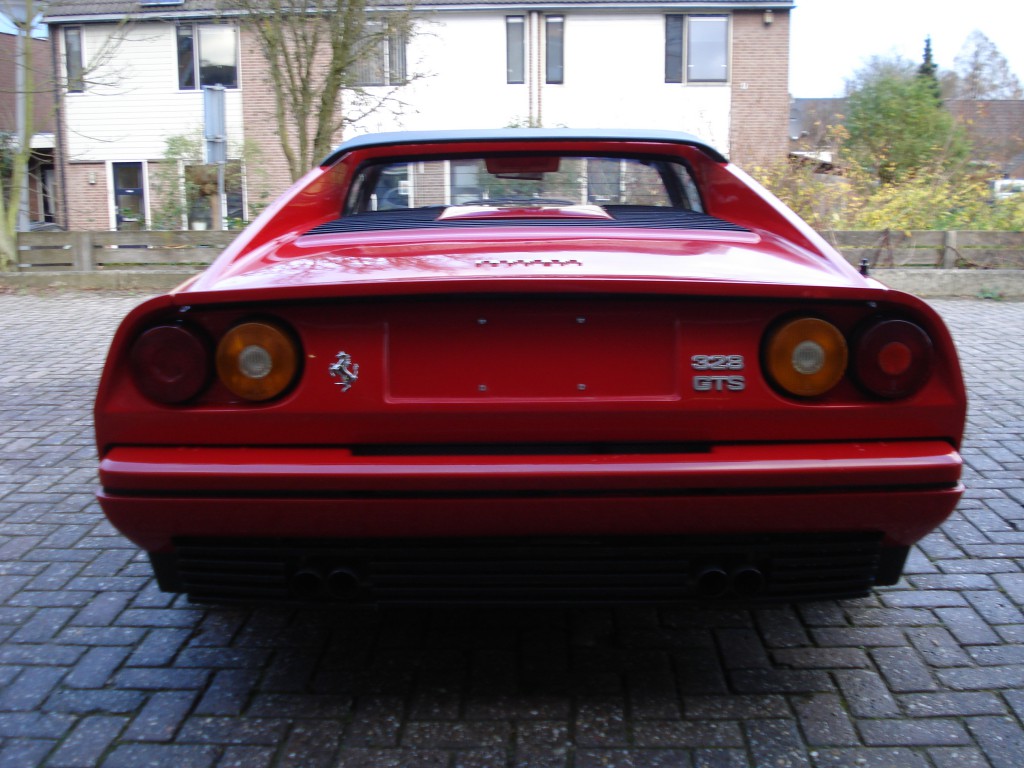 Ferrari 328 GTS 3.2 Quattrovalvole