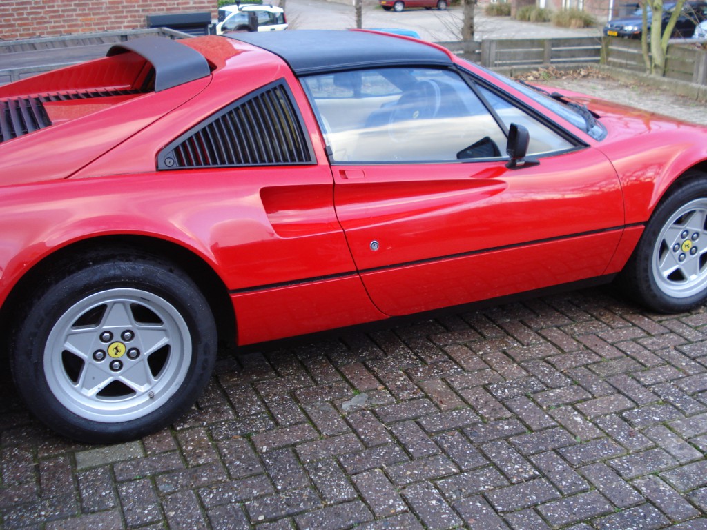 Ferrari 328 GTS 3.2 Quattrovalvole