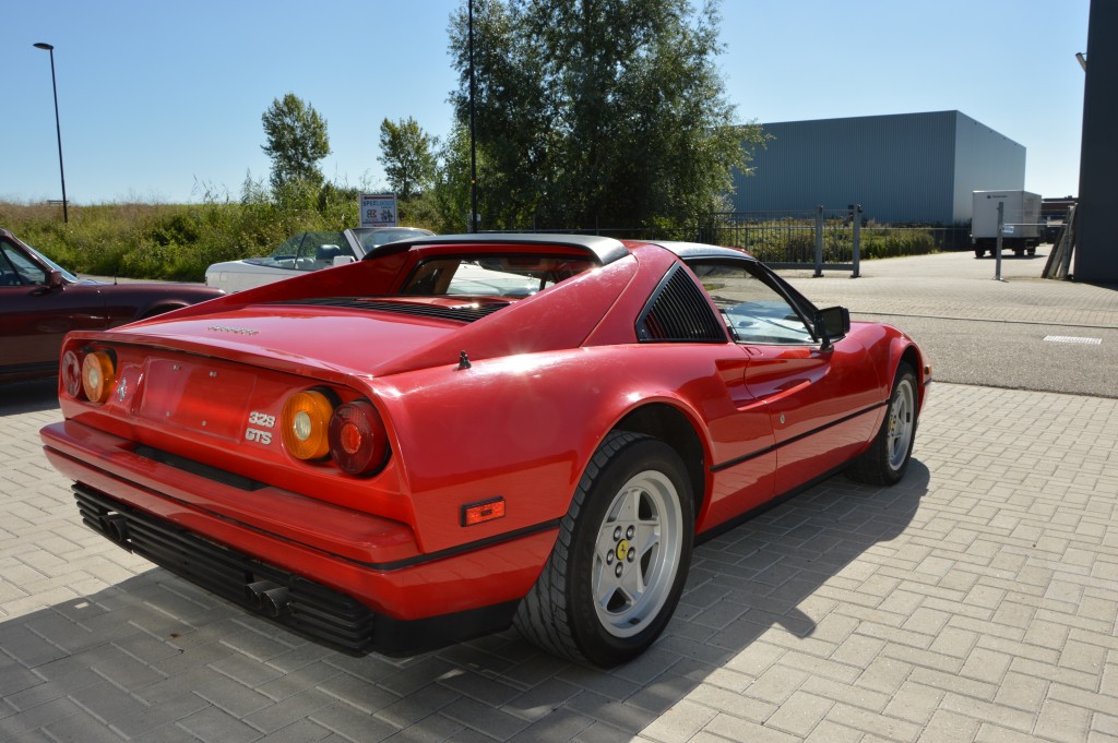 Ferrari 328 GTS 3.2 Quattrovalvole