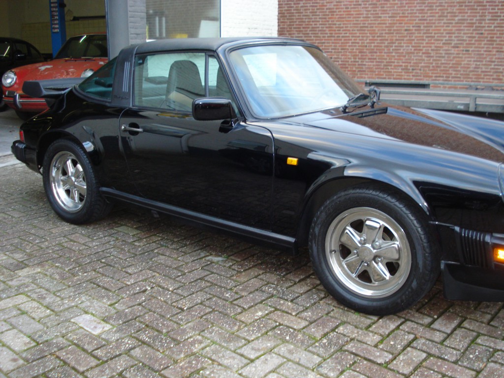 Porsche 911 Carrera  3.2 Targa Matchingnumbers