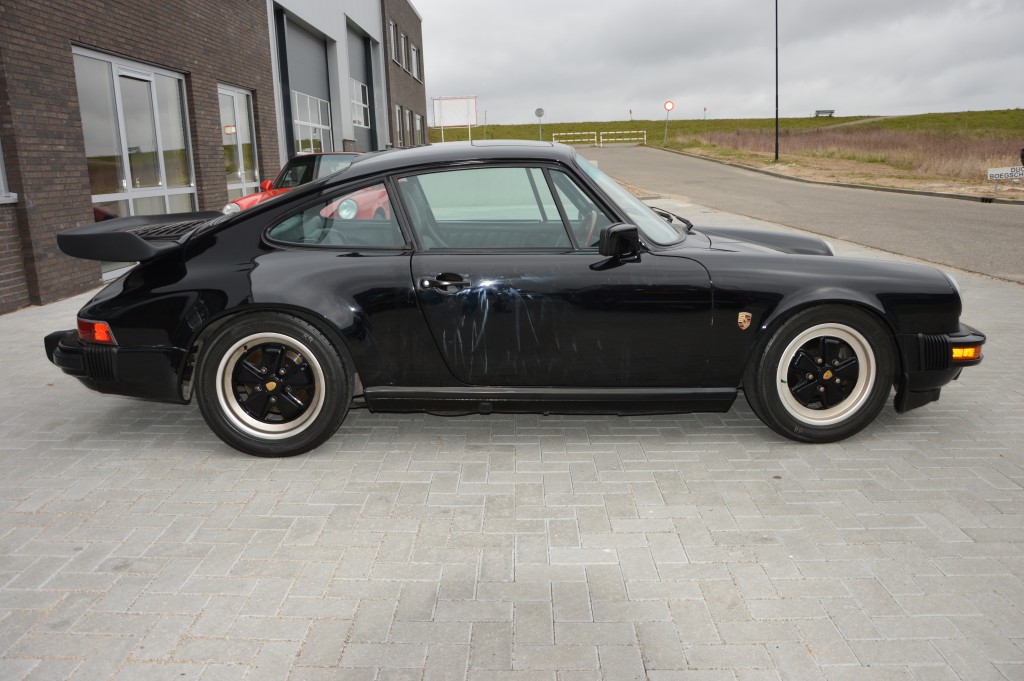 Porsche 911 Carrera 3.2 sunroof coupe Matchingnumbers