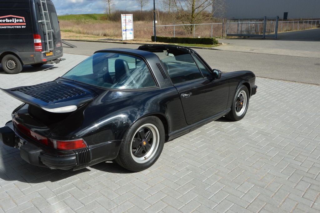 Porsche 911 Carrera  3.2 Targa Matchingnumbers