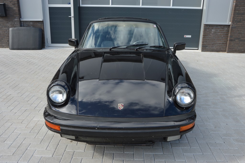 Porsche 911 Carrera  3.2 Targa Matchingnumbers