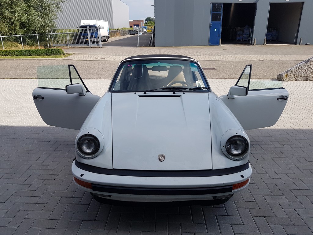 Porsche 911 carrera cabrio 