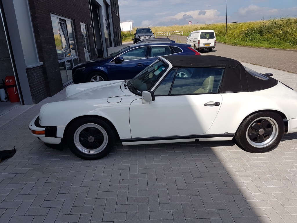 Porsche 911 carrera cabrio 