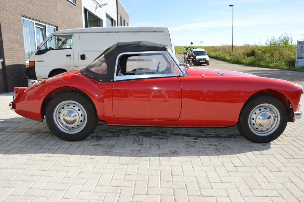 MGA  1500 Roadster